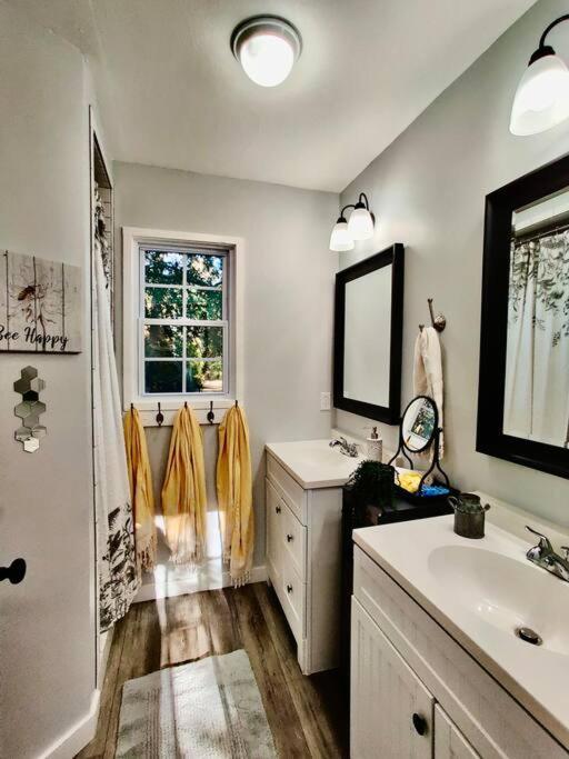 Honeycomb Gem, Beautifully Designed & Near Downtown Thomasville Exteriör bild