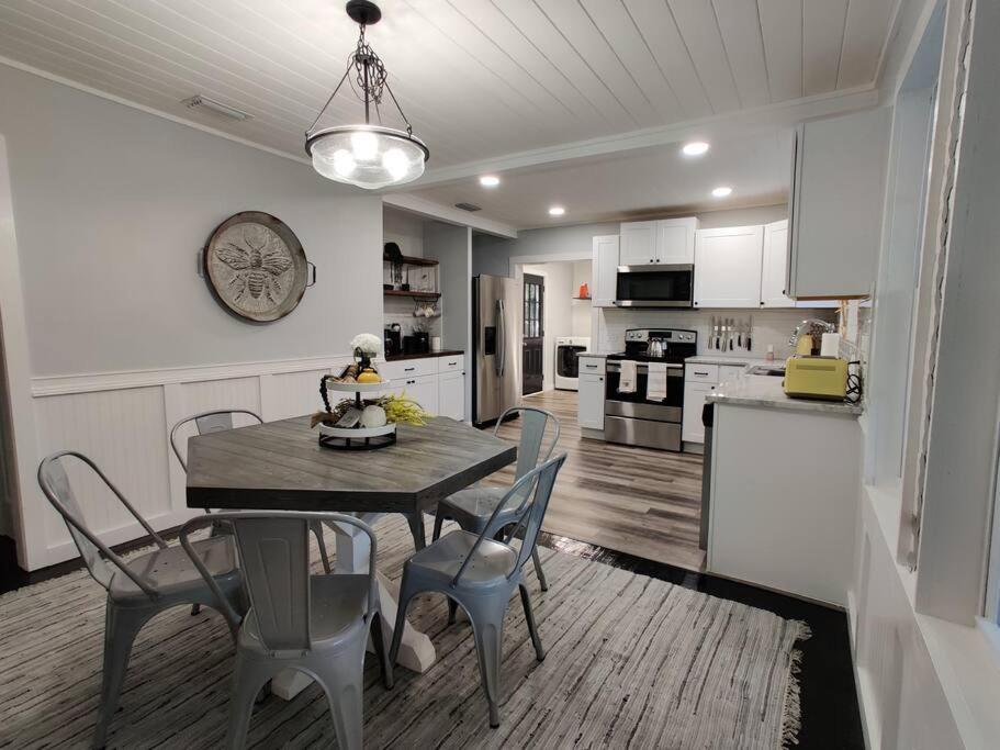 Honeycomb Gem, Beautifully Designed & Near Downtown Thomasville Exteriör bild